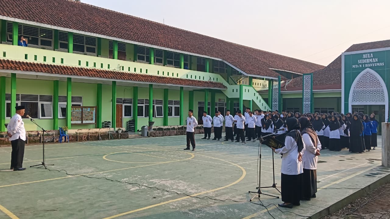 Apel Kedisiplinan Pagi Membentuk Karakter Pendidik dan Tenaga Kependidikan yang Berkualitas