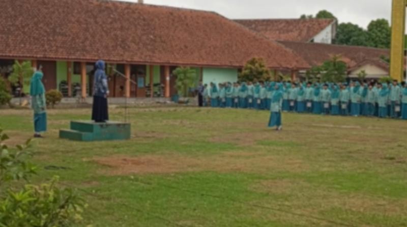 MTsN 1 Banyumas Gelar Upacara Hari Sumpah Pemuda Penguat Semangat Nasionalisme